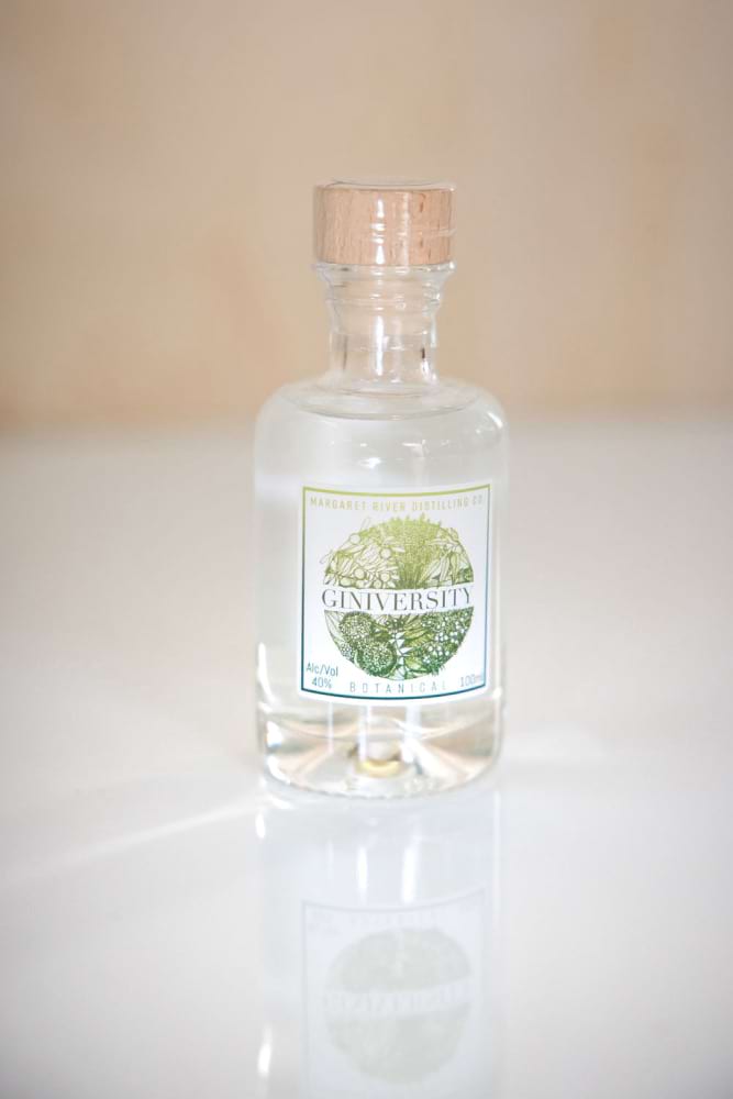 100ml Botanical Giniversity Gin